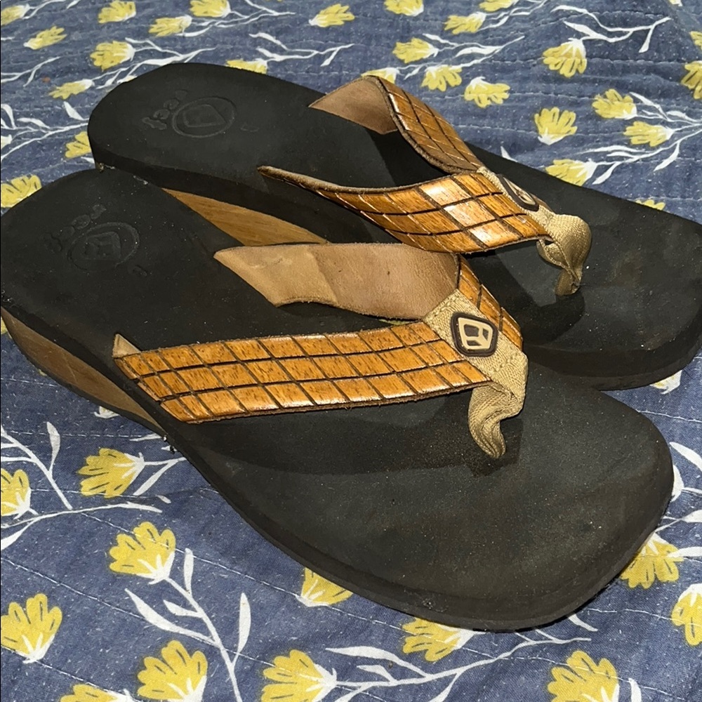 FLASH SALE! Vintage Reef Flip Flops Size 8